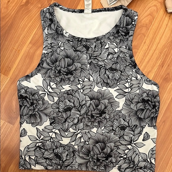 Balance Collection Floral Print Women's Top Activewear Size S - Picture 2 of 4